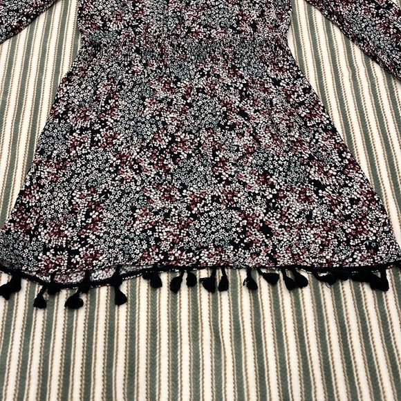 Knox Rose Women’s Floral Long Sleeve Vneck Dress with Tassels size L - Picture 7 of 10
